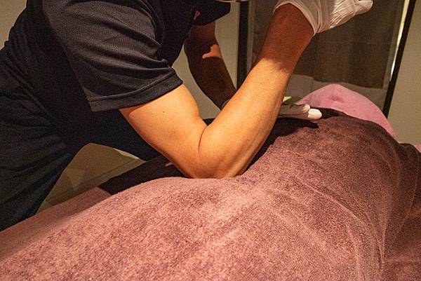 【台北按摩推薦】御仙堂健康會館｜按摩、腳底按摩-599元就能體驗鬆筋舒骨消除疲勞的手技