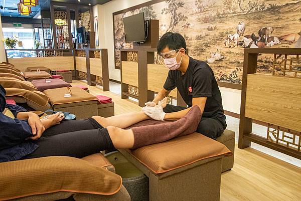 【台北按摩推薦】御仙堂健康會館｜按摩、腳底按摩-599元就能體驗鬆筋舒骨消除疲勞的手技