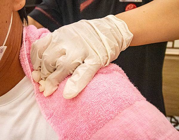 【台北按摩推薦】御仙堂健康會館｜按摩、腳底按摩-599元就能體驗鬆筋舒骨消除疲勞的手技