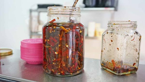 【台中美食】鹿港洪爌肉飯-厚度達5公分以上的超霸氣爌肉飯