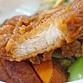 【台中美食】鹿港洪爌肉飯-厚度達5公分以上的超霸氣爌肉飯