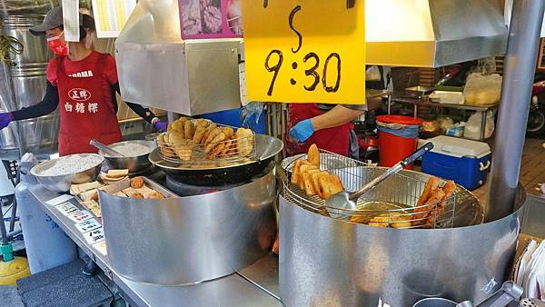 【高雄美食】正牌白糖粿-要抽號碼牌才能吃到的超人氣白糖粿美食