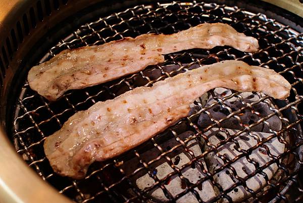 【桃園美食】燒肉同話-只要698元起！和牛無限量燒肉吃到飽