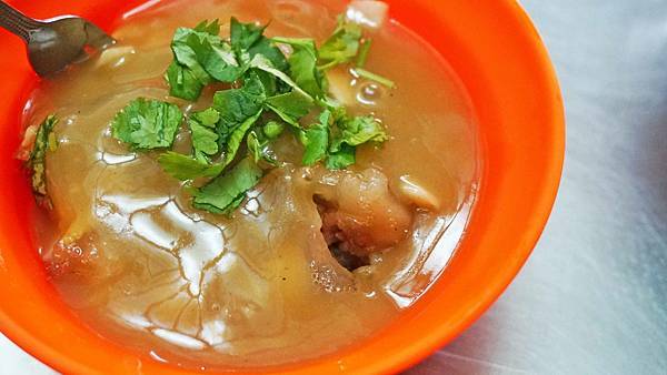 【雲林美食】二崙肉圓-1顆只要25元的超人氣排隊肉圓店,四代傳承的老字號美食 【雲林美食】二崙肉圓-1顆只要25元的超人氣排隊肉圓店,四代傳承的老字號美食