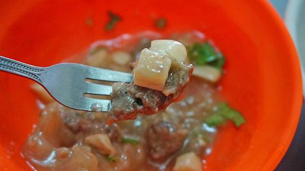 【雲林美食】二崙肉圓-1顆只要25元的超人氣排隊肉圓店,四代傳承的老字號美食