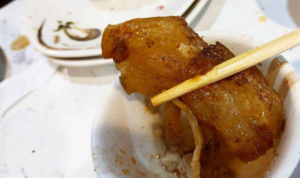 【板橋美食】小林麻辣火鍋-CP值爆表！不分時段麻辣火鍋吃到飽只要420元，不收服務費