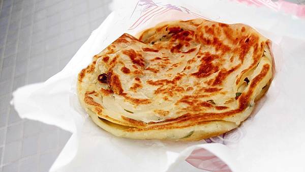 【中和美食】早安蔥油餅-無時無刻都要排隊等候的超人氣巷弄美食