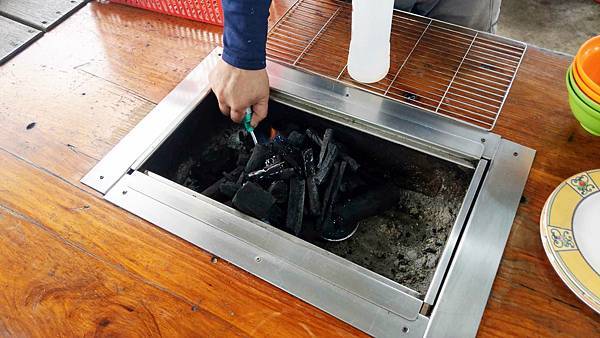 【桃園美食】伍陽城市原創農場-390元烤肉火鍋無限量吃到飽，還有超多樣室內兒童遊戲設施免費玩