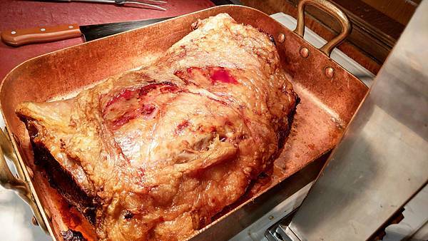 【台北美食】台北六福萬怡酒店敘日吃到飽餐廳-下午茶只有鮭魚和蝦子值得推薦的吃到飽BUFFET餐廳