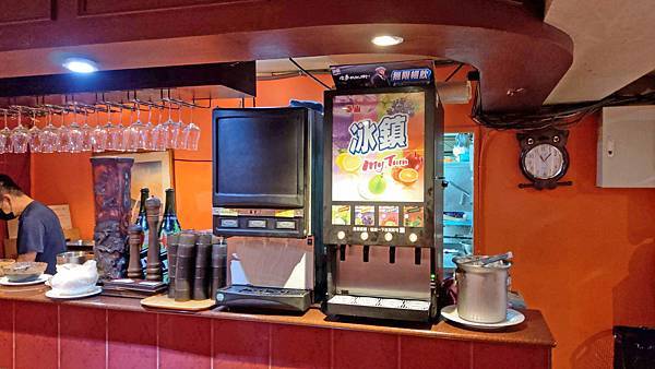 【台北美食】亞廬意大利窯烤吃到飽餐廳-全台北再訪率最高的吃到飽餐廳！超過２０年老字號！不分平假日均一價哦～！