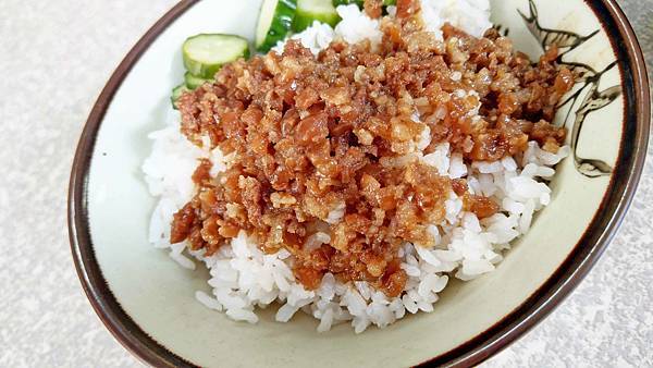 【台北美食】嘟嘟麵食館-每天只開四小時！隱藏在大安森林公園附近的巷弄美食