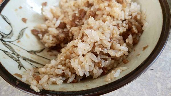 【台北美食】嘟嘟麵食館-每天只開四小時！隱藏在大安森林公園附近的巷弄美食