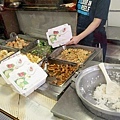 【新店美食】可愛村便當-還沒有開店就大排長龍的爆人氣便當店