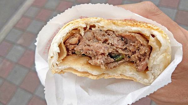 【新店美食】秀朗橋頭赤肉胡椒餅-1顆只要30元CP值爆表的胡椒餅