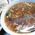 【台南美食】張家水餃店-3.5元水餃15元酸辣湯，CP值爆表需要排隊才能吃到的小吃店