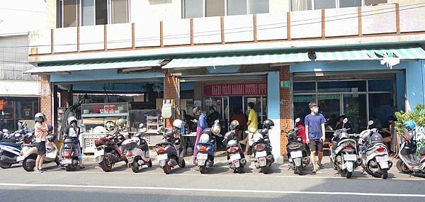 【台南美食】張家水餃店-3.5元水餃15元酸辣湯，CP值爆表需要排隊才能吃到的小吃店