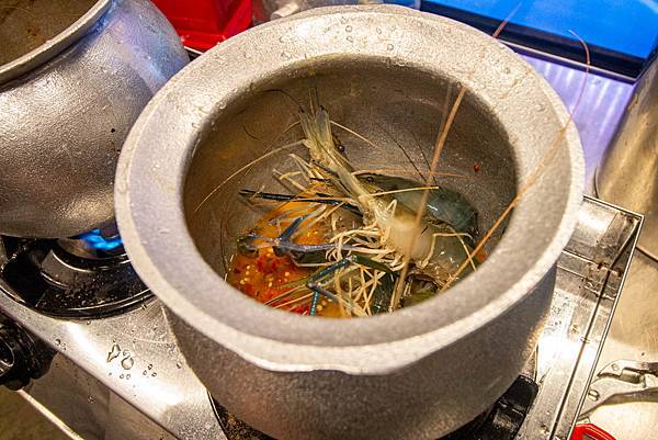 【台北美食】公館活蝦-新鮮活跳跳的美味活蝦餐廳，環境舒適又好吃