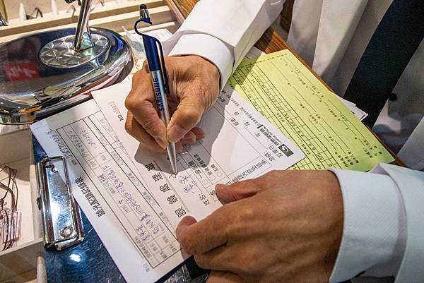 【台北眼鏡推薦】得恩堂眼鏡-專業驗光師，讓你配到最適合最舒適的眼鏡專家