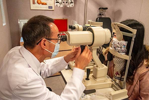 【台北眼鏡推薦】得恩堂眼鏡-專業驗光師，讓你配到最適合最舒適的眼鏡專家