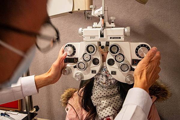 【台北眼鏡推薦】得恩堂眼鏡-專業驗光師，讓你配到最適合最舒適的眼鏡專家