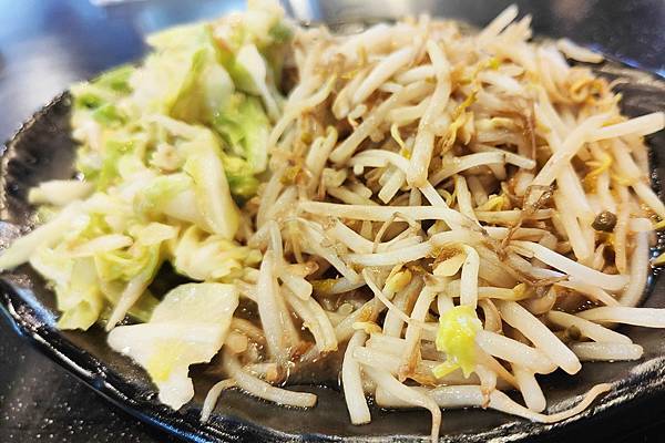 【台北美食】泰鐵板料理-青菜無限量免費加！絕對能讓你吃飽的泰式口味鐵板燒