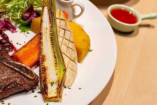 【蘆洲美食】樹屋咖啡Tree House cafe-環境舒適又高貴，價格卻不貴的悠閒餐廳