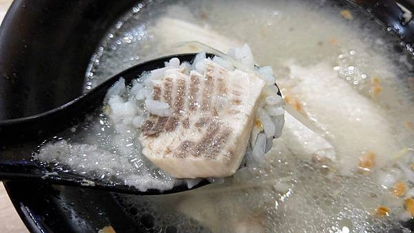 【台北美食】明弘無刺虱目魚專賣店-CP值爆高！比別家便宜２０元以上的虱目魚店