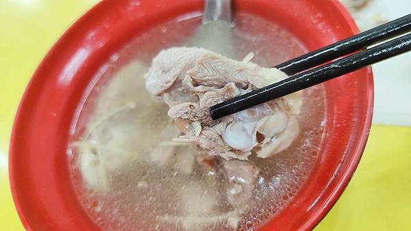 【板橋美食】黑媽媽鴨肉麵食館-只有附近人才知道！超過３０年老字號的鴨肉麵店