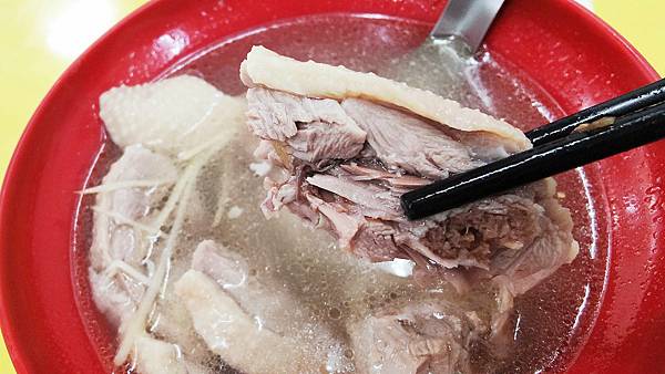 【板橋美食】黑媽媽鴨肉麵食館-只有附近人才知道！超過３０年老字號的鴨肉麵店