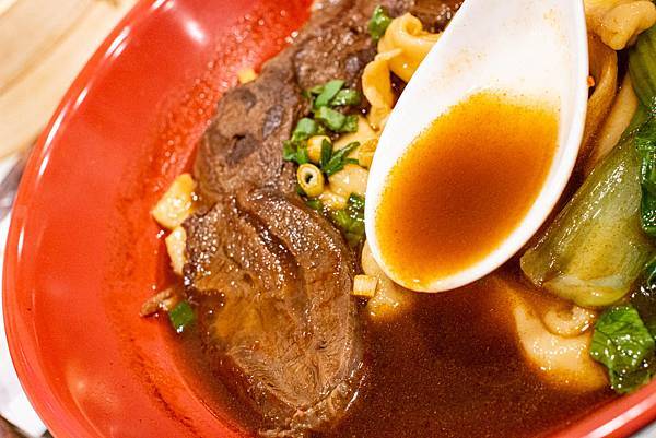 【蘆洲美食】宏點餐廳-30年的老師傅手藝,好吃必點必吃的炒飯炒麵 【蘆洲美食】宏點餐廳-30年的老師傅手藝,好吃必點必吃的炒飯炒麵