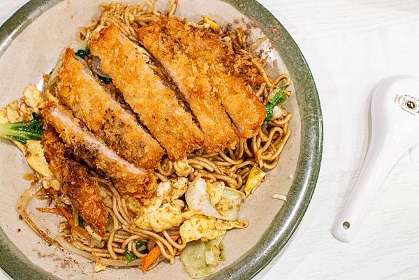 【蘆洲美食】宏點餐廳-30年的老師傅手藝,好吃必點必吃的炒飯炒麵 【蘆洲美食】宏點餐廳-30年的老師傅手藝,好吃必點必吃的炒飯炒麵