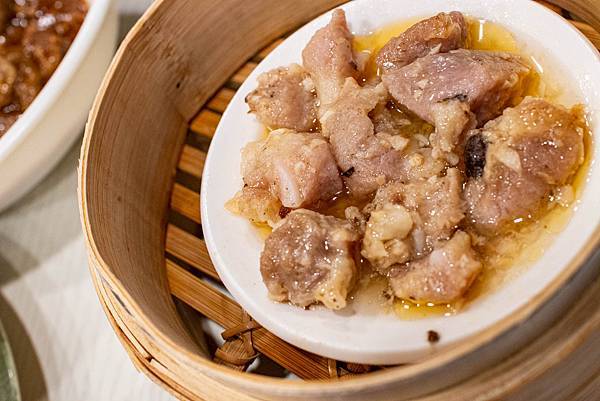 【蘆洲美食】宏點餐廳-30年的老師傅手藝,好吃必點必吃的炒飯炒麵 【蘆洲美食】宏點餐廳-30年的老師傅手藝,好吃必點必吃的炒飯炒麵