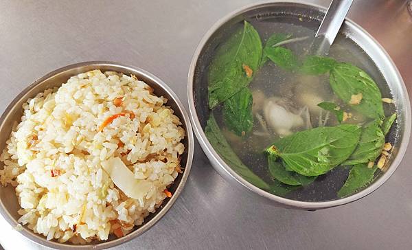 【台北美食】王功鮮蚵之家-超便宜小吃店!高麗菜飯只要20元就能吃到 【台北美食】王功鮮蚵之家-超便宜小吃店!高麗菜飯只要20元就能吃到