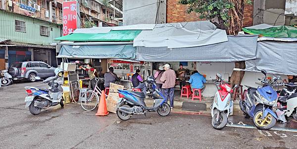 【台北美食】王功鮮蚵之家-超便宜小吃店!高麗菜飯只要20元就能吃到 【台北美食】王功鮮蚵之家-超便宜小吃店!高麗菜飯只要20元就能吃到