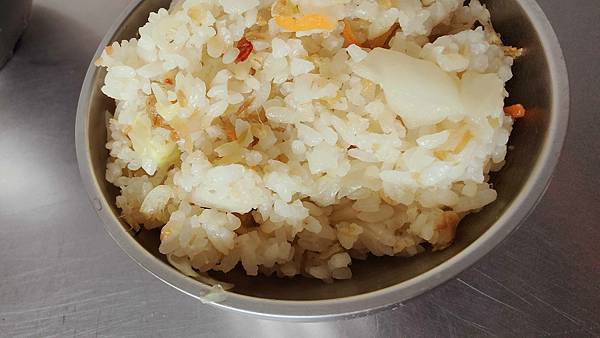 【台北美食】王功鮮蚵之家-超便宜小吃店!高麗菜飯只要20元就能吃到 【台北美食】王功鮮蚵之家-超便宜小吃店!高麗菜飯只要20元就能吃到