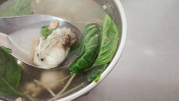 【台北美食】王功鮮蚵之家-超便宜小吃店!高麗菜飯只要20元就能吃到 【台北美食】王功鮮蚵之家-超便宜小吃店!高麗菜飯只要20元就能吃到