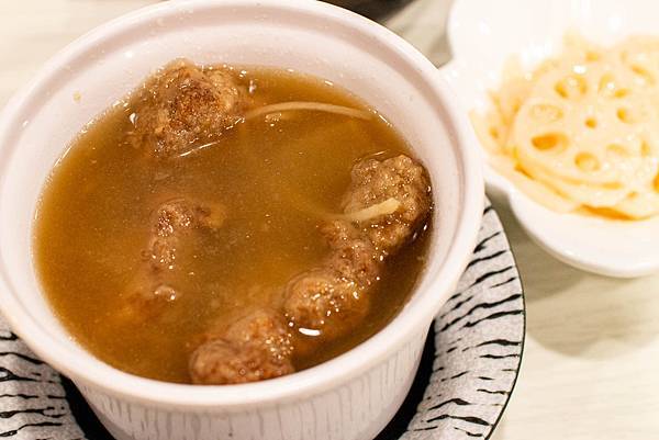 【蘆洲美食】宏點餐廳-30年的老師傅手藝,好吃必點必吃的炒飯炒麵