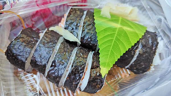 【鶯歌美食】阿婆壽司-評價破萬則！超過４０年老字號的爆人氣排隊美食