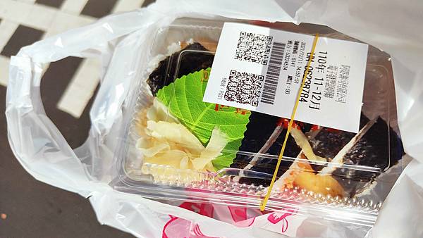 【鶯歌美食】阿婆壽司-評價破萬則！超過４０年老字號的爆人氣排隊美食