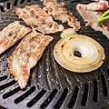 【新莊美食】饞饞燒肉-只要98元起就能吃到美味的火鍋，加29元變火烤二吃