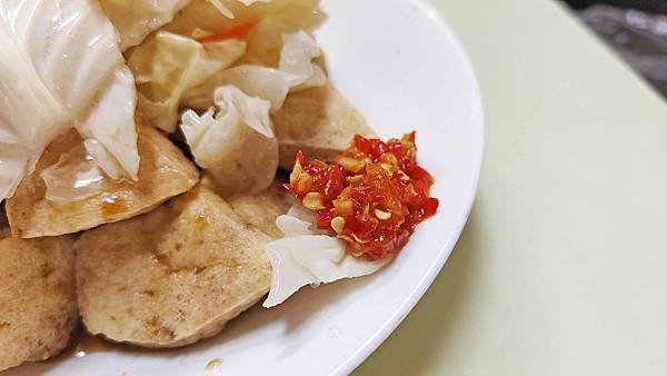 【台北美食】三拾堂紅燒臭豆腐-網路評價4.6顆星!爆推的饒河夜市美食小吃