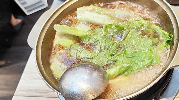 【板橋美食】酷吉火鍋吃到飽-不分平假日時段火鍋吃到飽只要330元,不收服務費,CP值爆高的火鍋吃到飽店 【板橋美食】酷吉火鍋吃到飽-不分平假日時段火鍋吃到飽只要330元,不收服務費,CP值爆高的火鍋吃到飽店