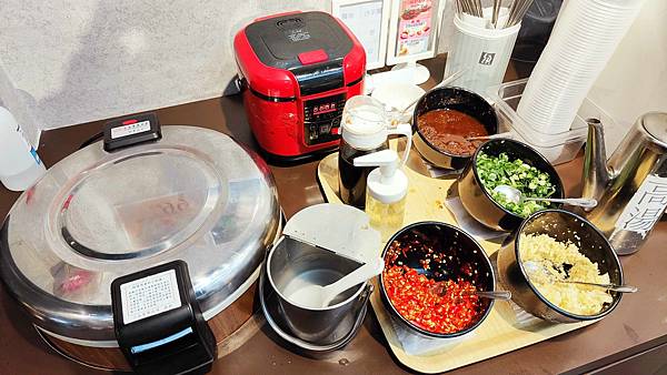 【板橋美食】酷吉火鍋吃到飽-不分平假日時段火鍋吃到飽只要330元,不收服務費,CP值爆高的火鍋吃到飽店