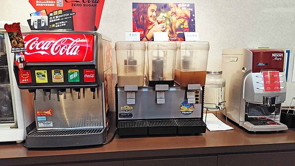 【板橋美食】酷吉火鍋吃到飽-不分平假日時段火鍋吃到飽只要330元,不收服務費,CP值爆高的火鍋吃到飽店 【板橋美食】酷吉火鍋吃到飽-不分平假日時段火鍋吃到飽只要330元,不收服務費,CP值爆高的火鍋吃到飽店