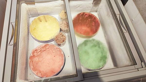 【板橋美食】酷吉火鍋吃到飽-不分平假日時段火鍋吃到飽只要330元,不收服務費,CP值爆高的火鍋吃到飽店 【板橋美食】酷吉火鍋吃到飽-不分平假日時段火鍋吃到飽只要330元,不收服務費,CP值爆高的火鍋吃到飽店