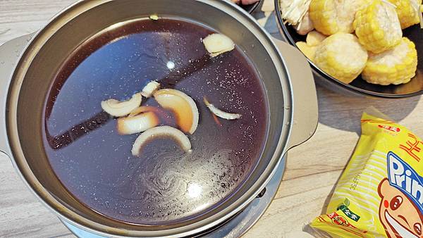 【板橋美食】酷吉火鍋吃到飽-不分平假日時段火鍋吃到飽只要330元，不收服務費，CP值爆高的火鍋吃到飽店