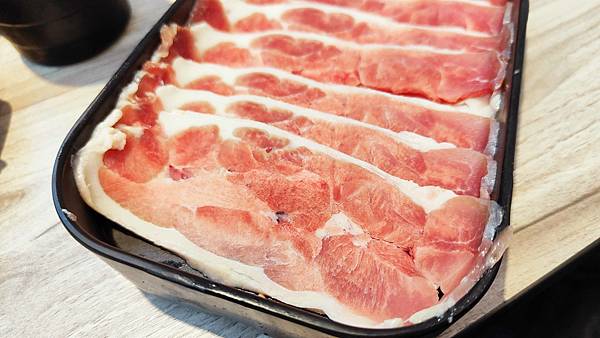 【板橋美食】酷吉火鍋吃到飽-不分平假日時段火鍋吃到飽只要330元,不收服務費,CP值爆高的火鍋吃到飽店 【板橋美食】酷吉火鍋吃到飽-不分平假日時段火鍋吃到飽只要330元,不收服務費,CP值爆高的火鍋吃到飽店