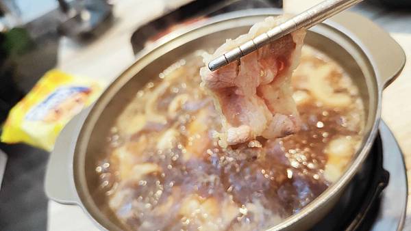 【板橋美食】酷吉火鍋吃到飽-不分平假日時段火鍋吃到飽只要330元,不收服務費,CP值爆高的火鍋吃到飽店