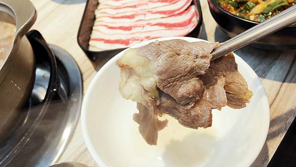 【板橋美食】酷吉火鍋吃到飽-不分平假日時段火鍋吃到飽只要330元,不收服務費,CP值爆高的火鍋吃到飽店