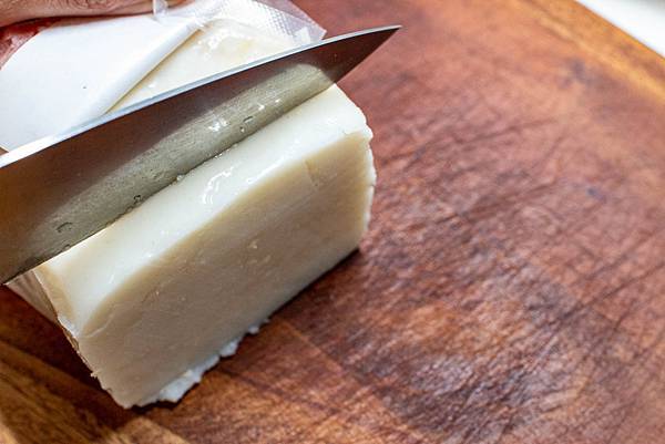 【宅配美食】曾家莊食品廠蘿蔔糕專賣店-傳承三代！超過６０年的老字號！過年必定大爆單的蘿蔔糕美食